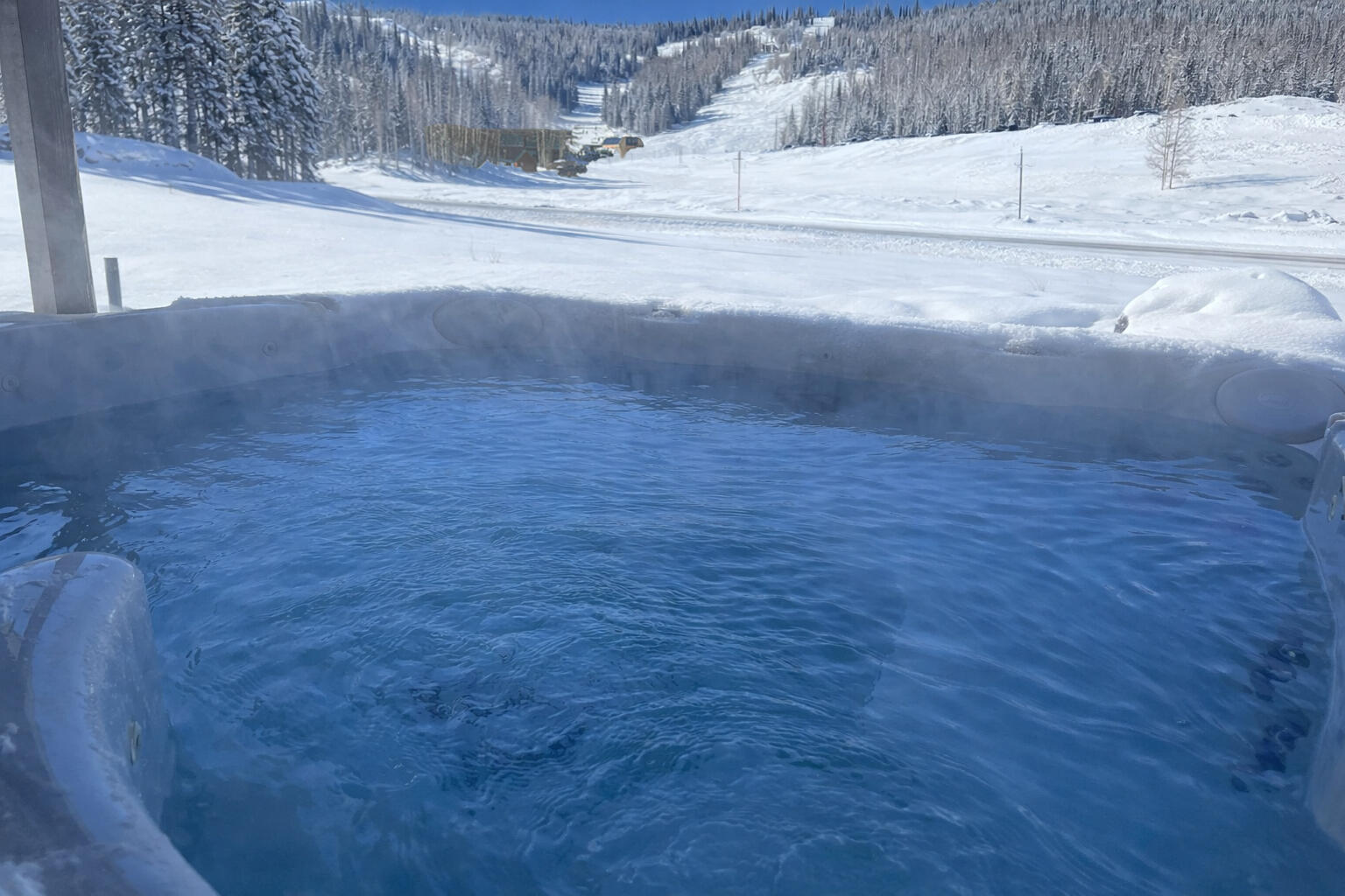 Private slope-view spa